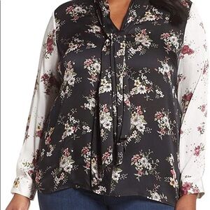 Vince Camuto Black Floral Top Size L